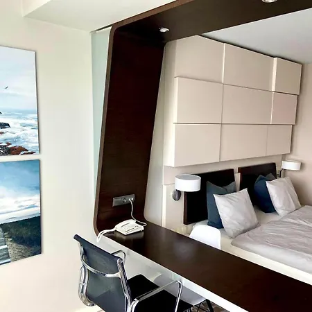 Marine 216 Seaview *