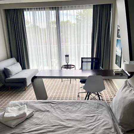 Marine 216 Seaview